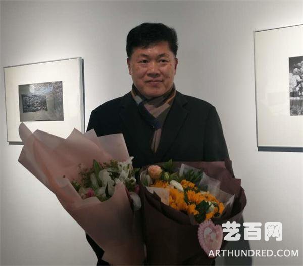 精彩作品，展现绚丽人生 Wonderful Works Unfold Gorgeous Lives ——参加胡予缤摄影作品展感想 Our thoughts observing Hu Yubin's photography Exhibition