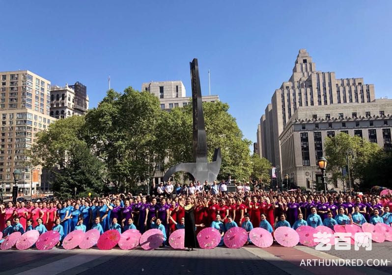 中国文化元素•千人旗袍秀在纽约隆重举办