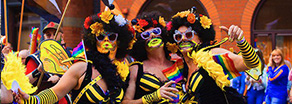 英国曼彻斯特“自豪- 曼彻斯特彩虹大游行”在曼城举行